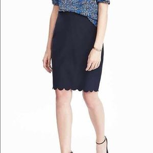 NWT Banana Republic Scallloped hem navy skirt